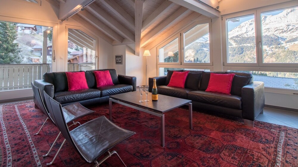 Chalet Brunner Penthouse — 4-Star Luxury Hotel in Lauterbrunnen, Switzerland