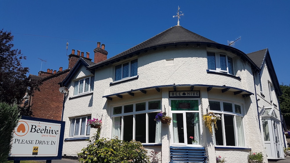 The Beehive Guest House — 4-Star Luxury Hotel in Stoke-On-Trent, United Kingdom