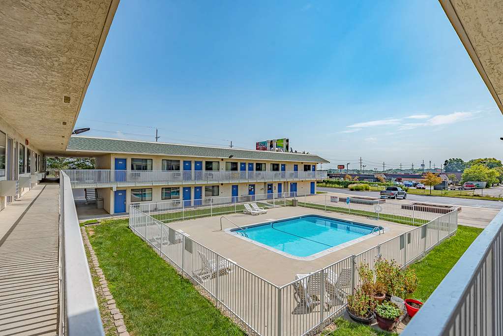 Motel 6 Kansas City MO Airport - photo 15