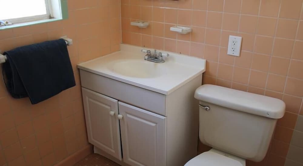 La Siesta Motel - photo 26