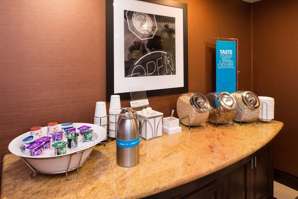 Hampton Inn & Suites Schertz - photo 39
