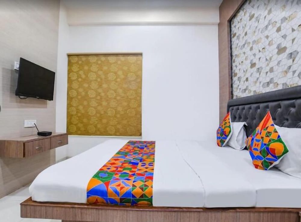 Hotel Ivanna - last minute hotel in Indore
