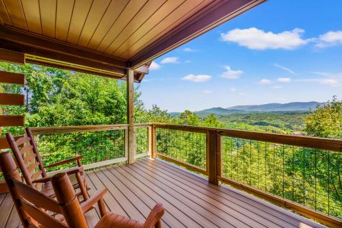 The Sweet Escape: Incredible Views Hot Tub — 4-Star Luxury Hotel in Sevierville, United States