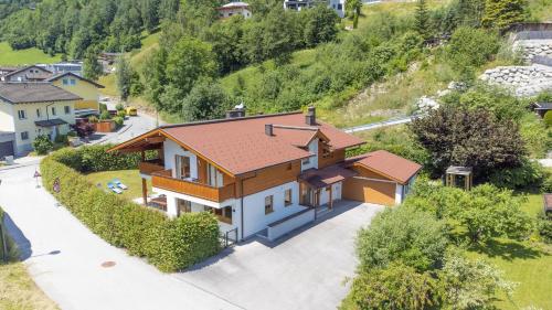 Kaprun Biggest Chalet Helen 5 Bedrooms 7 Bathrooms Air Condition — 4-Star Luxury Hotel in Kaprun, Austria