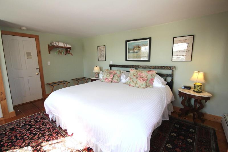 Highland Lake Inn - photo 26
