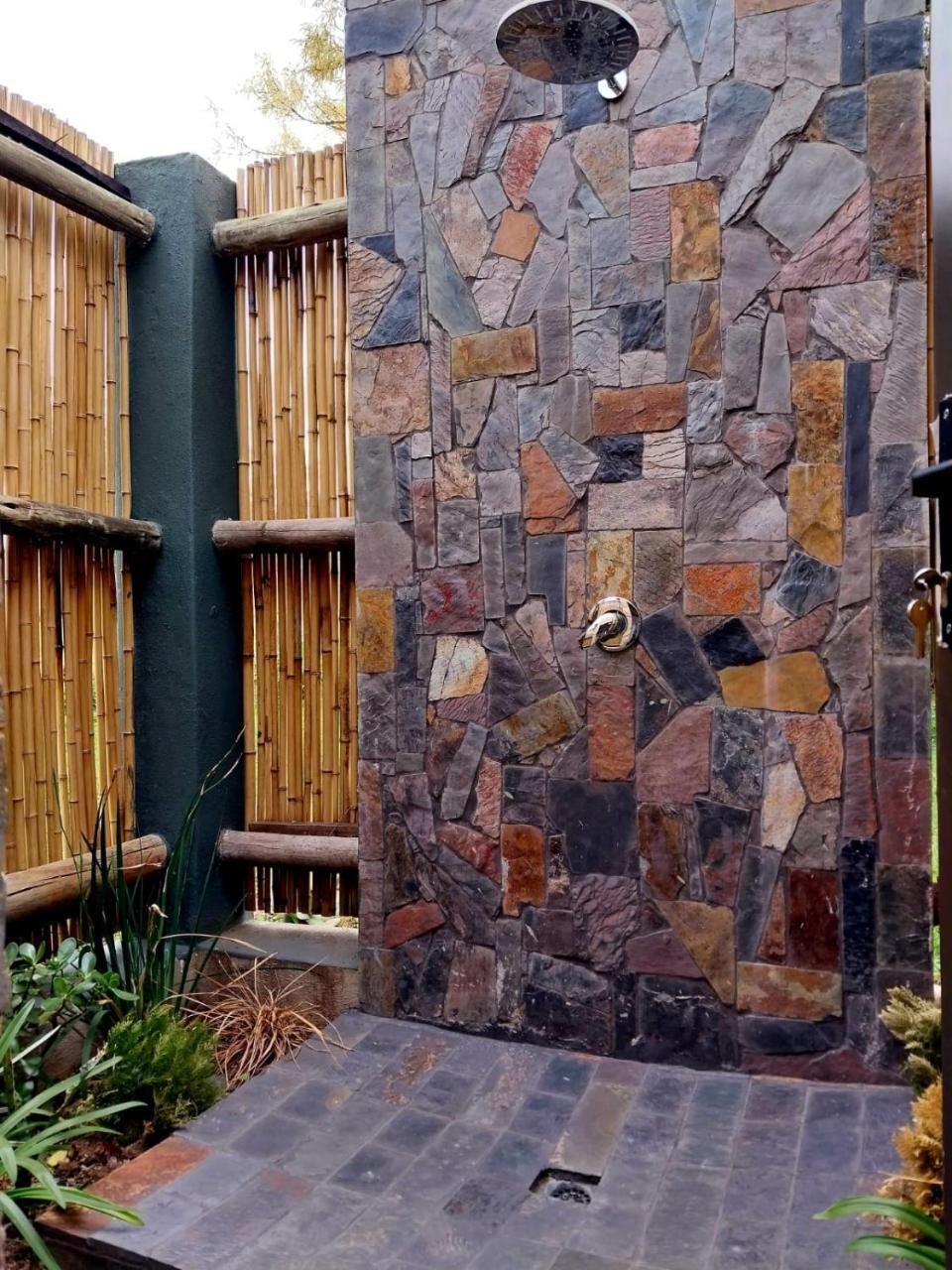 Hippomoon Lodge — 4-Star Luxury Hotel in Hoedspruit, South Africa