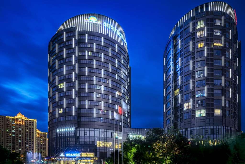 Days Hotel Frontier Xiangcheng Suzhou — 4-Star Luxury Hotel in Suzhou, People's Republic of China