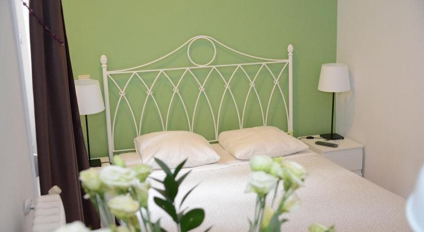 Alvaro Residencia - last minute hotel in Madrid