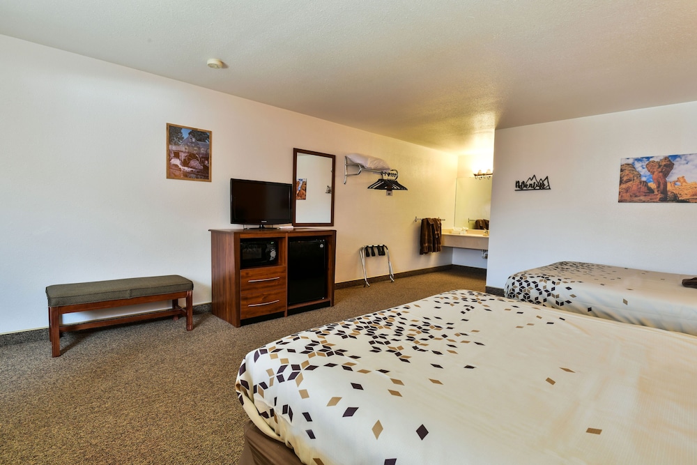 Adventure Inn & Motel - photo 16