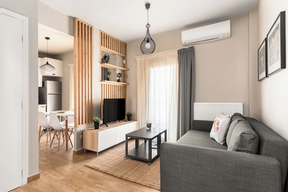 Camelia: Comfy City Apartment — 4-Star Luxury Hotel in Thessaloniki, Greece