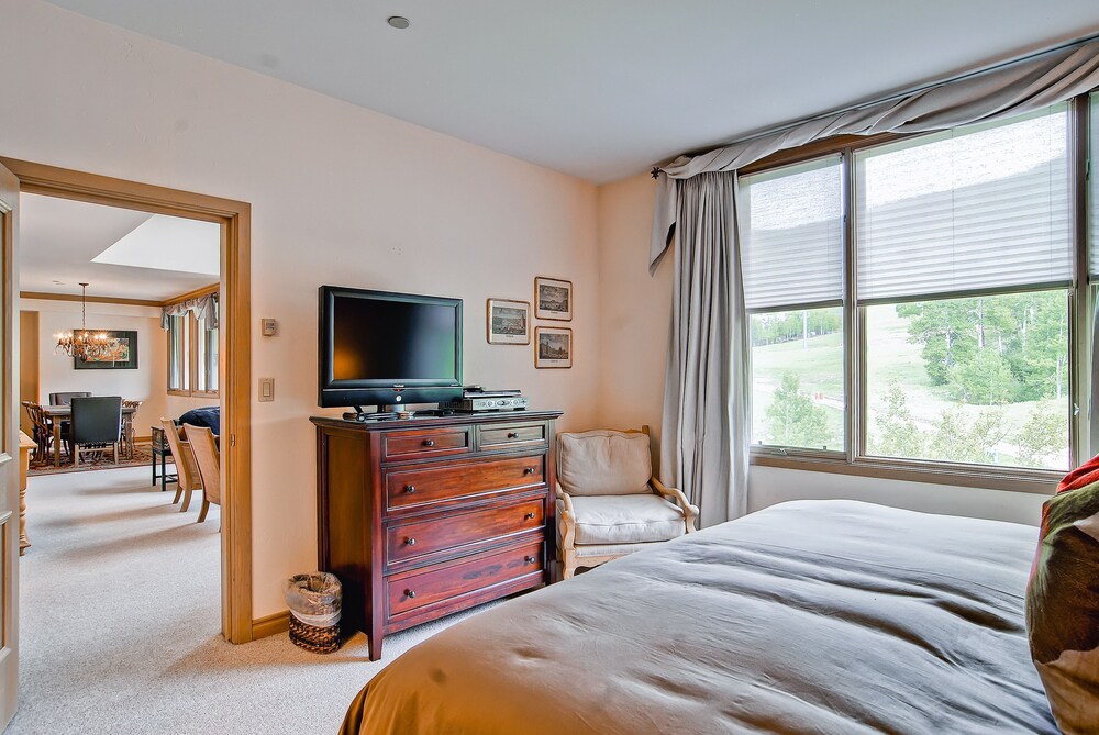 Highlands Slopeside by East West Hospitality - photo 47