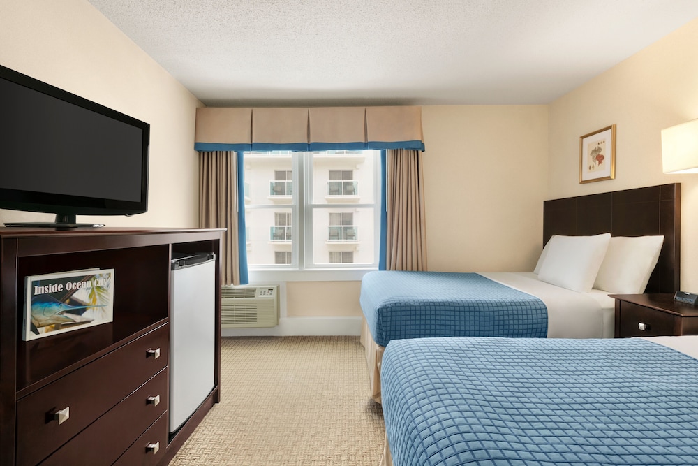 Harrison Hall Hotel - photo 31