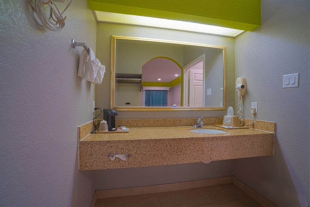 Hotel Bliss Kemah - photo 28