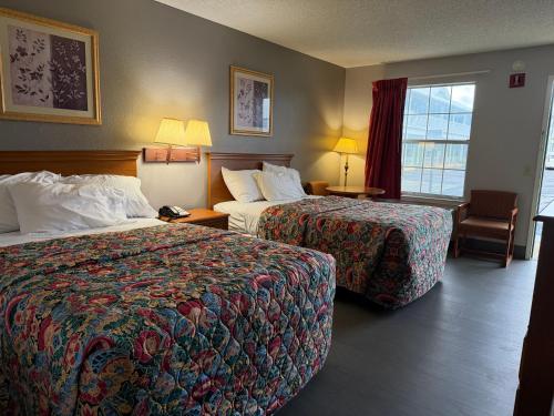 Key West Inn Chatsworth - photo 15