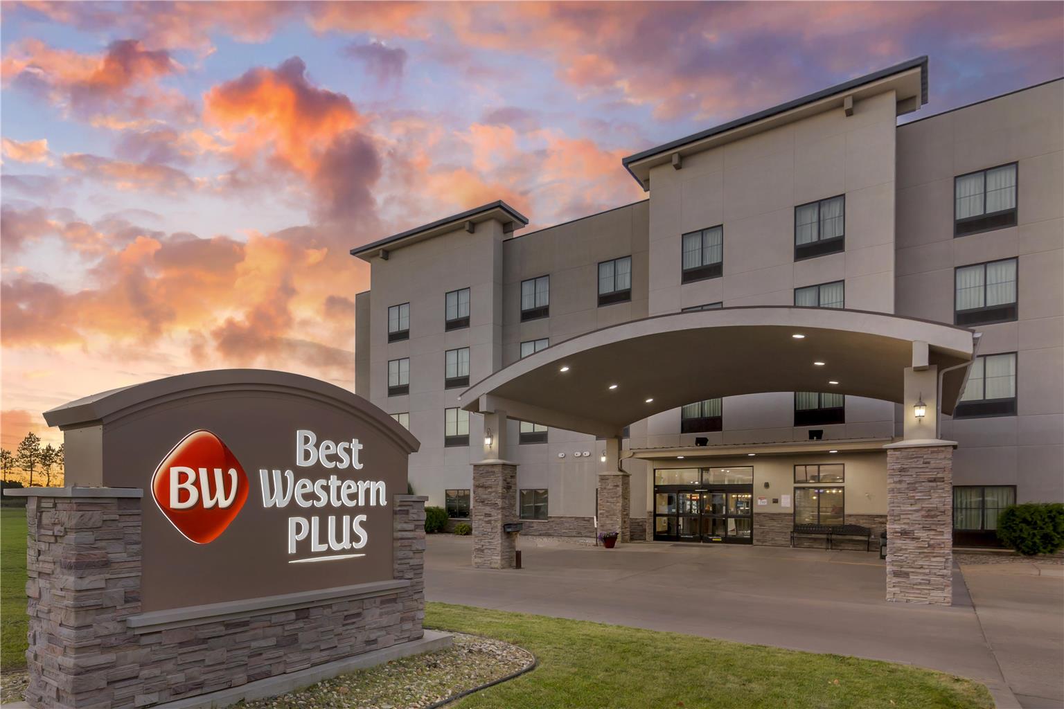 Best Western Plus Williston Hotel Suites — Williston