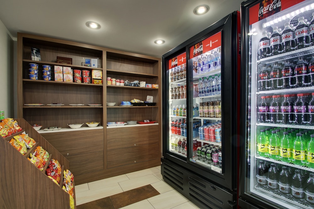 Holiday Inn Express & Suites Wapakoneta by IHG - photo 57