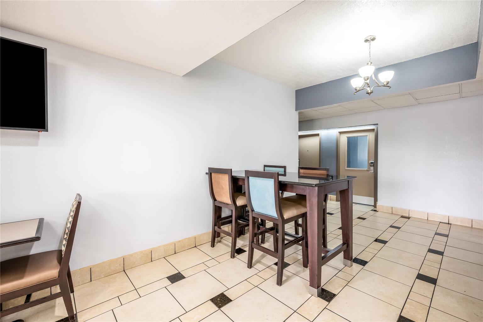 Quality Inn Bulls Gap - photo 32