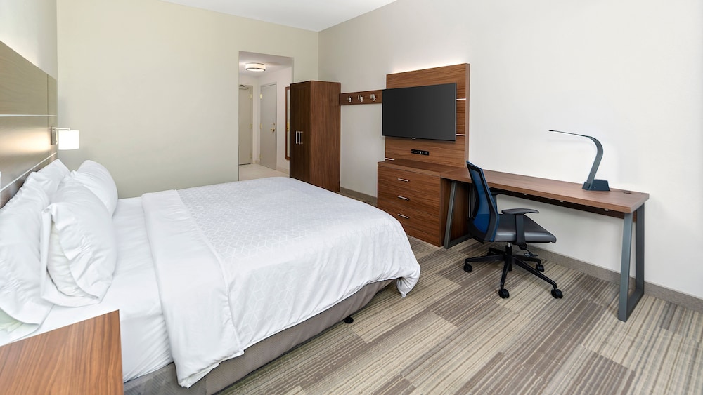 Holiday Inn Express & Suites Dinuba West by IHG - photo 10