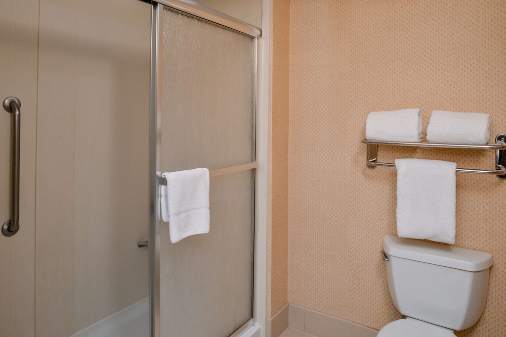 Homewood Suites by Hilton Fresno - photo 31
