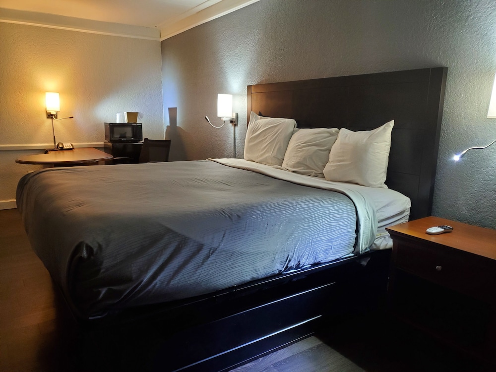 Relax Inn Little Rock - photo 15