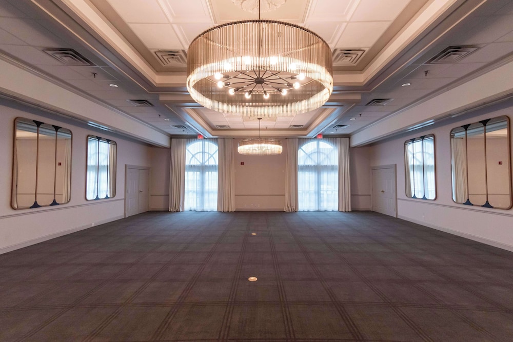DoubleTree Suites by Hilton Hotel Lexington - photo 67