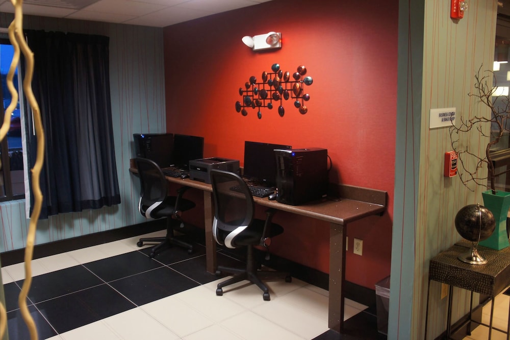 Holiday Inn Express Hotel & Suites York NE Market by IHG - photo 17