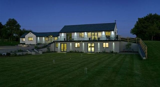 Manor Hill House — 4-Star Luxury Hotel in Bromsgrove, United Kingdom