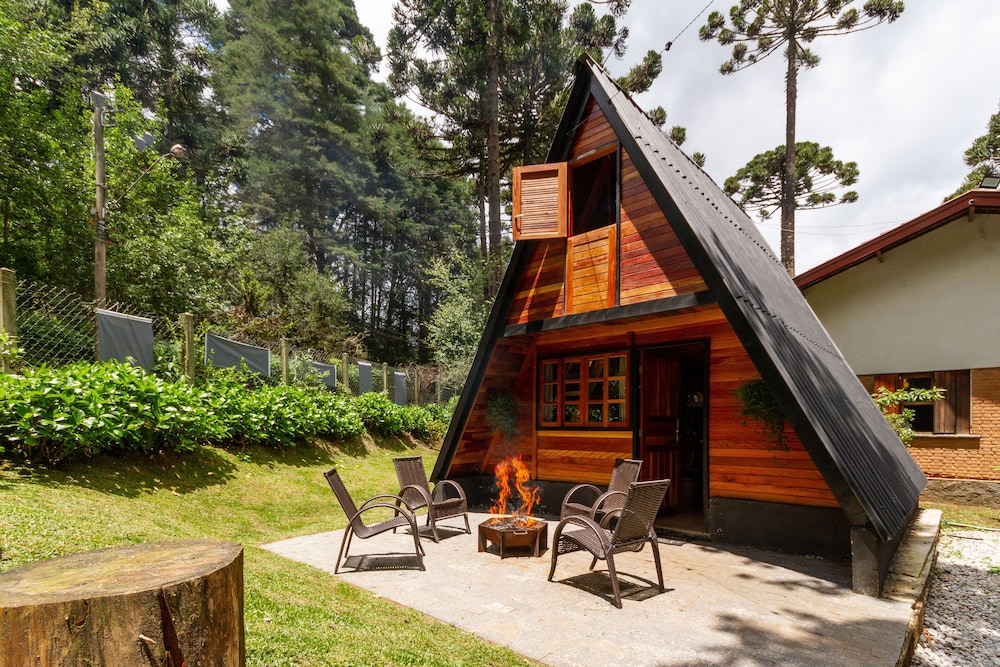 Empório reserva da serra Opções de chalés e Hidromassagem — 4-Star Luxury Hotel in Campos Do Jordao, Brasil