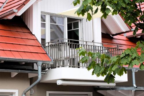 FeWo Bark Middenmang — 4-Star Luxury Hotel in Wustrow, Germany