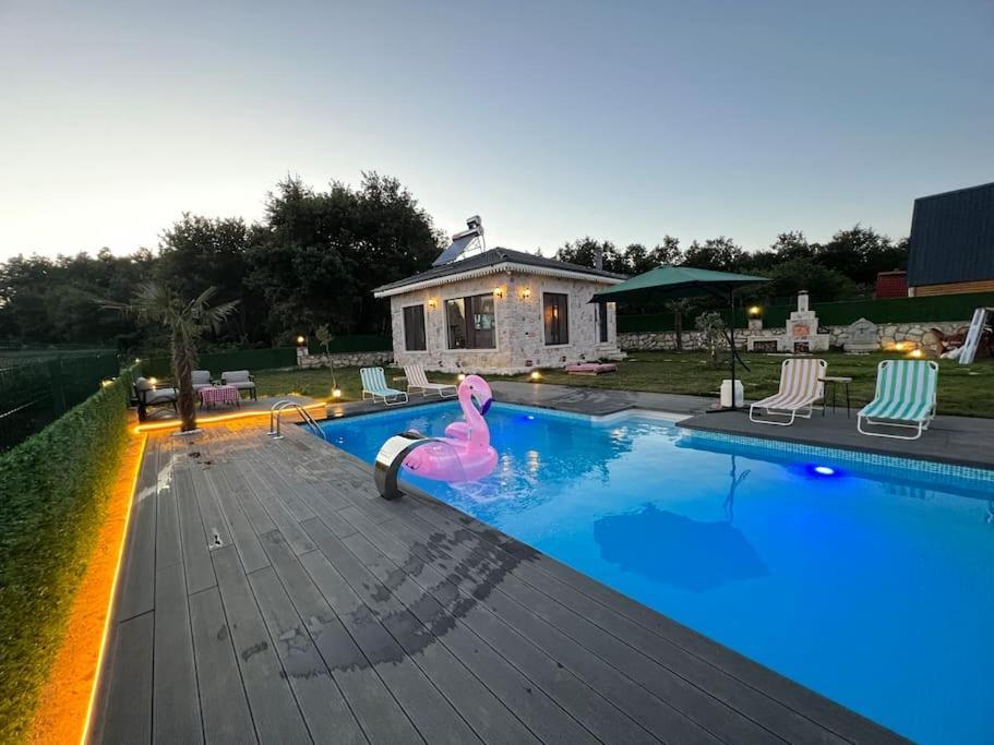 Medasuite Stone House With Pool And Jacuzzi — 4-Star Luxury Hotel in Kandira, Turkey