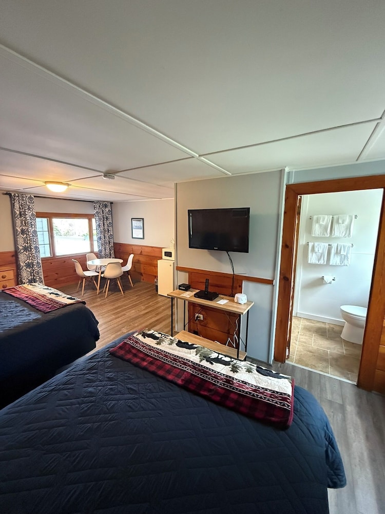 The Yardarm Motel - photo 17