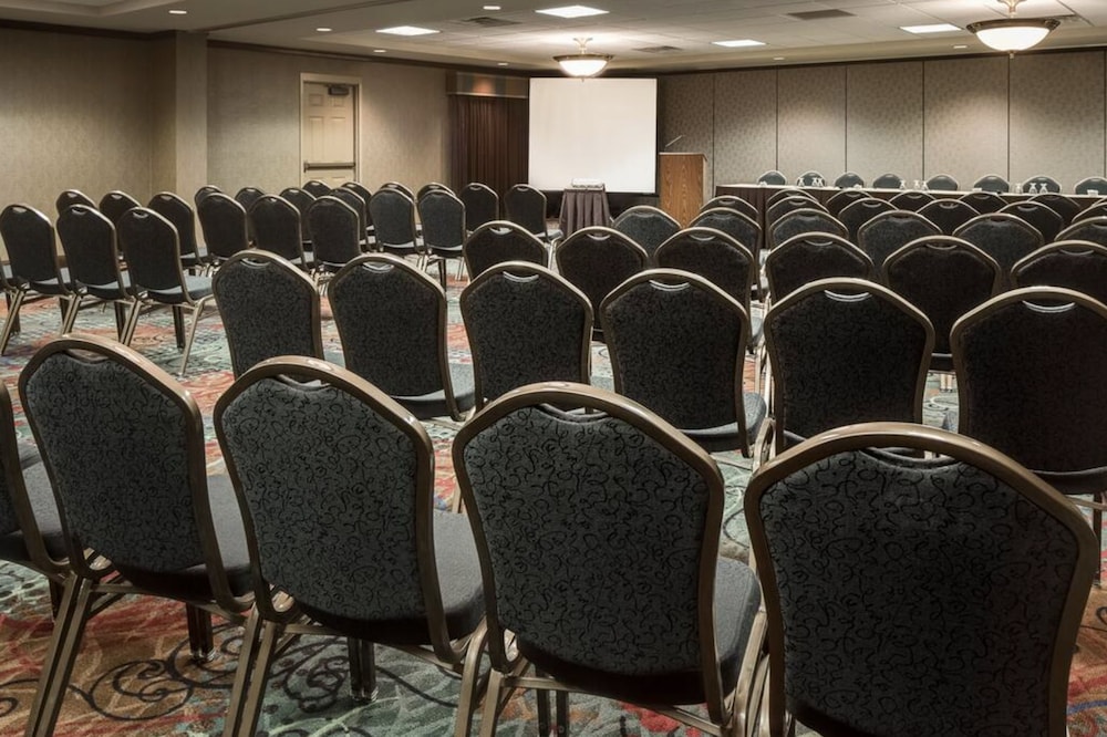 Hampton Inn Council Bluffs - photo 19
