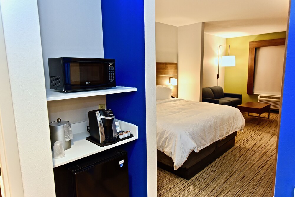 Holiday Inn Express & Suites Perryville by IHG - photo 6
