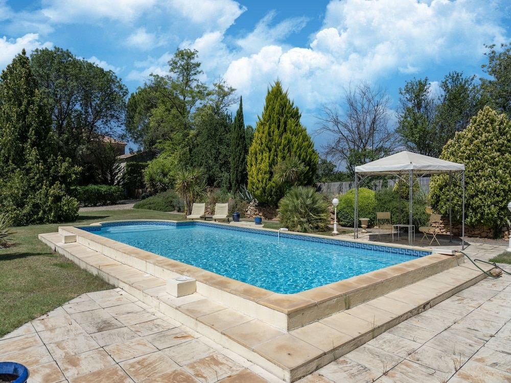 Spacious holiday home with private pool and park — 4-Star Luxury Hotel in Puisserguier, France