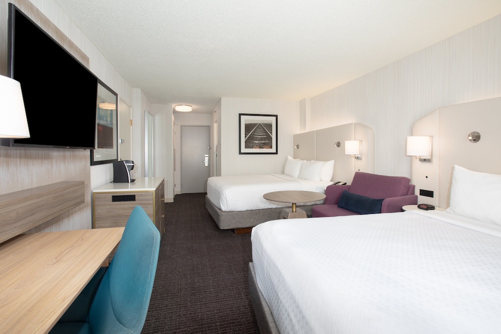 Crowne Plaza Kansas City Downtown an IHG Hotel - photo 4