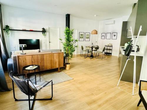 Chic & Stylish Madrid Hideout - carbon neutral hotel in Madrid