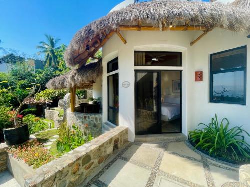 Quinta del Encanto Casita Marroc or Casita Diego — 4-Star Luxury Hotel in Cruz De Huanacaxtle, Mexico