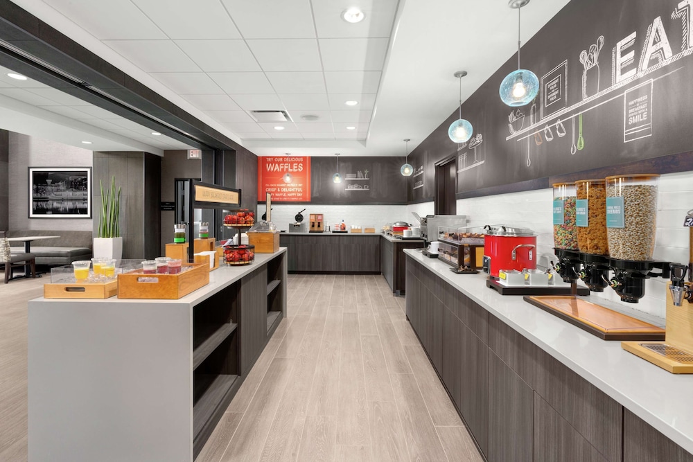 Hampton Inn & Suites Spokane Downtown South - photo 49