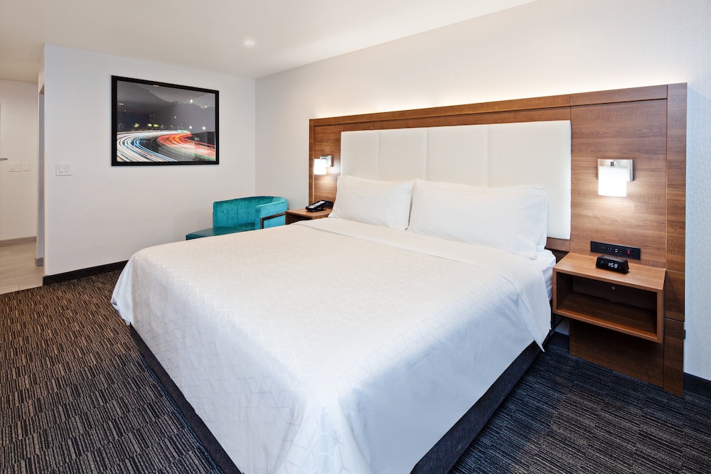 Holiday Inn Express Hotel & Suites Hollywood Walk of Fame by IHG - photo 39