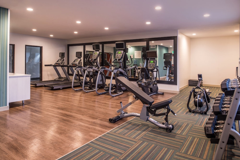 Holiday Inn Express & Suites Albany by IHG - photo 18