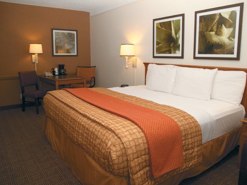 La Quinta Inn Baton Rouge - photo 3