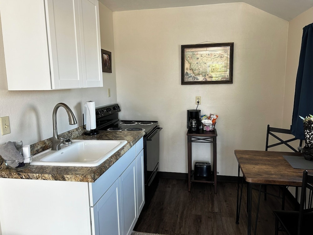 Lamplighter Cabins & Suites - photo 57