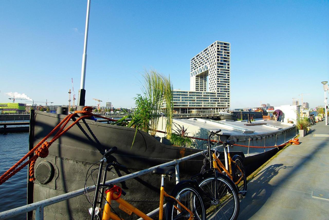 Eco Houseboat — 4-Star Luxury Hotel in Amsterdam, Netherlands