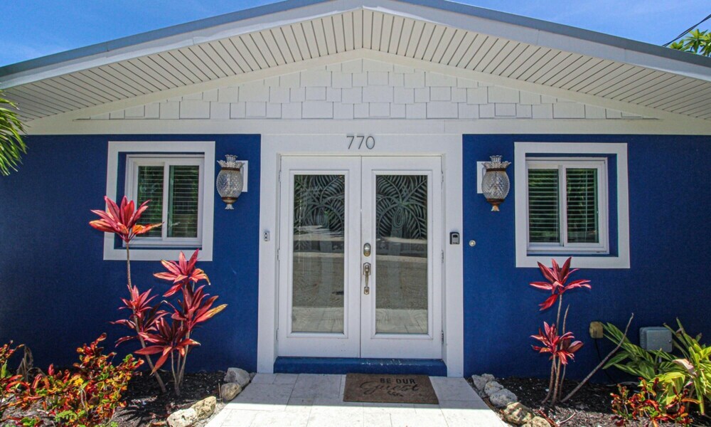 Bean Point Bungalow — 4-Star Luxury Hotel in Anna Maria, United States