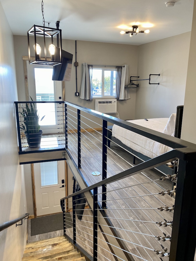 The Darmont Hotel and Suites - photo 8