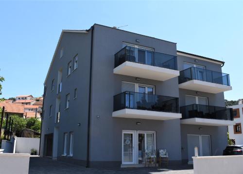 Apartments Rena — 4-Star Luxury Hotel in Sibenik, Croatia