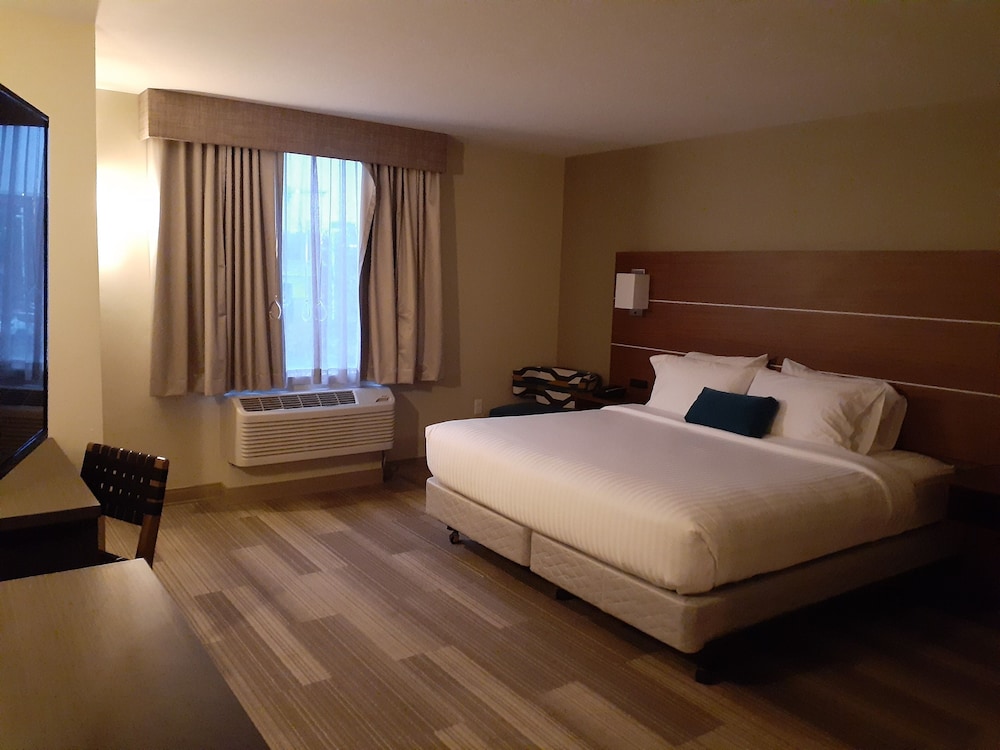 Simple Suites Boise Airport - photo 10