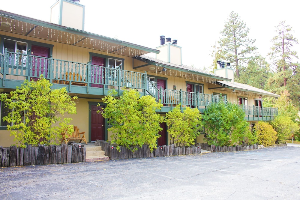 Sessions Retreat & Hotel - photo 3