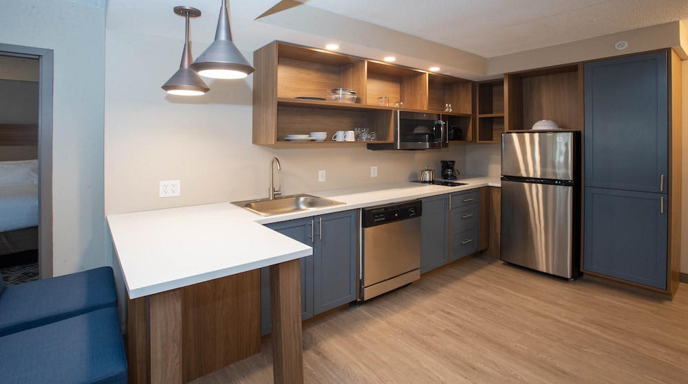 Candlewood Suites Cleveland South Independence by IHG - photo 17