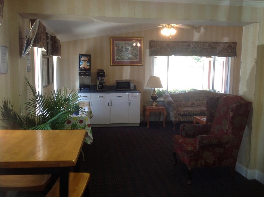 Knights Inn Columbia Airport Cayce - photo 17
